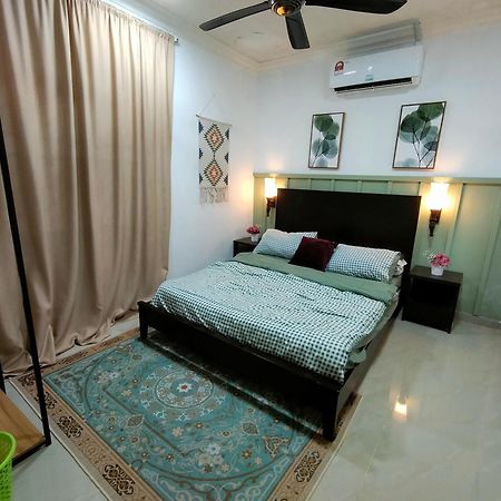 Mini Green Homestay Кулаи Экстерьер фото