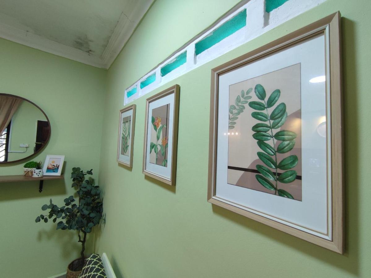 Mini Green Homestay Кулаи Экстерьер фото