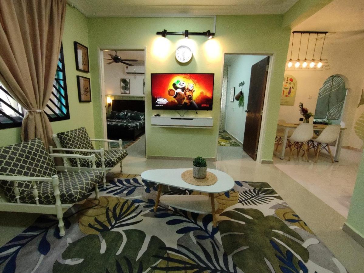 Mini Green Homestay Кулаи Экстерьер фото