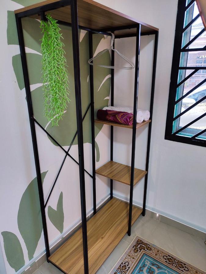 Mini Green Homestay Кулаи Экстерьер фото