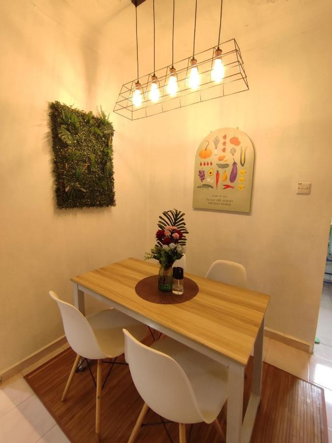 Mini Green Homestay Кулаи Экстерьер фото