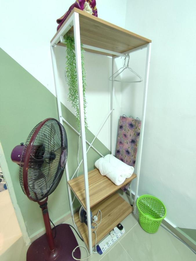 Mini Green Homestay Кулаи Экстерьер фото