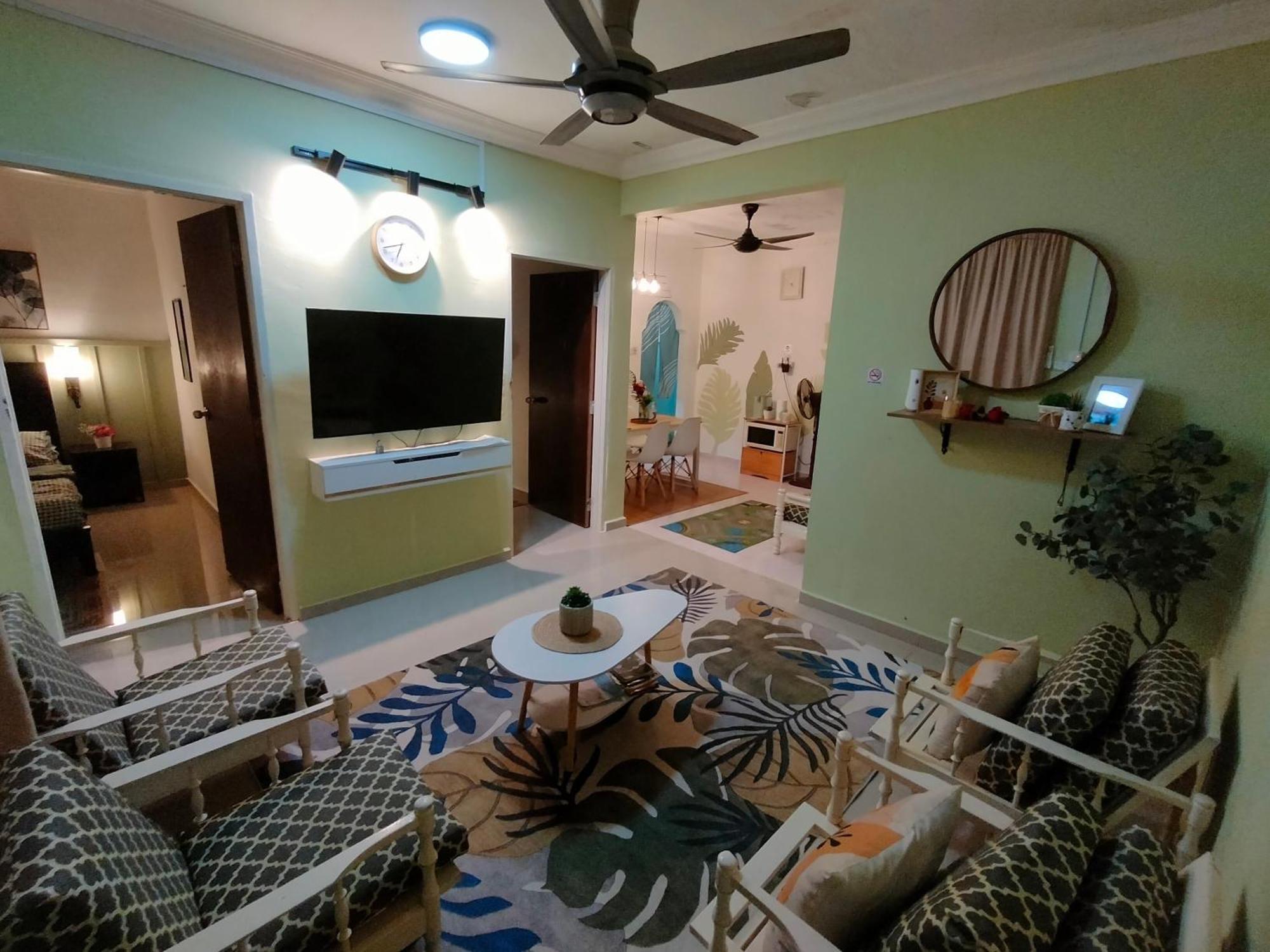 Mini Green Homestay Кулаи Экстерьер фото
